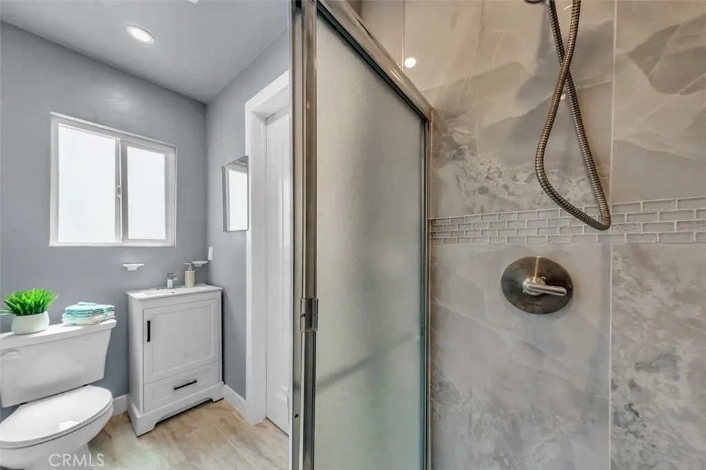 2049 W 71st Street, Los Angeles, California 90047 home-pic-13